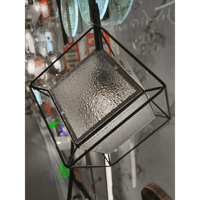 علاقي مكعب اسود