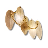 ابليك زجاجي مع لؤلؤ