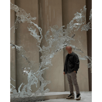 نجف المياه الزجاجية