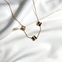 سلسال فان كليف 3 وردات كبيرة - شامل الملحقات