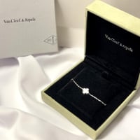 اسوارة فان كليف وردة صغيرة - شامل الملحقات