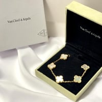 اسوارة فان كليف 5 وردات كبيرة - شامل الملحقات