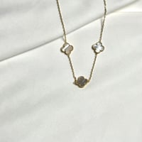 سلسال فان كليف 3 وردات كبيرة - شامل الملحقات