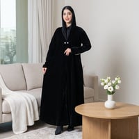 عباية مخمل سادة