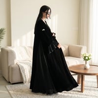 عباية شتوية مخمل سوداء و دانتيل فرنسي