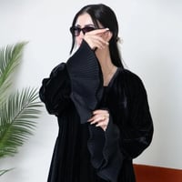 عباية شتوية مخمل سوداء و دانتيل فرنسي