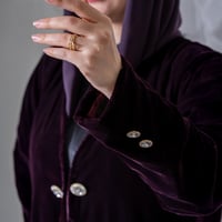 عباية مخمل عنابي غامق