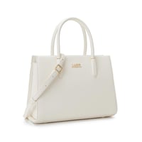 شنطة نسائية لون ابيض