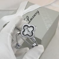 ساعة نسائية فان كليف أسواره فصوص فضي