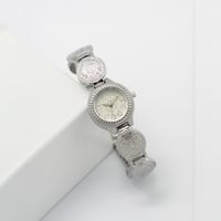 ساعه نسائيه موديل هلل فضي ميناء فضي