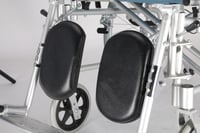 كرسي طبي متحرك ألومنيوم DY Medical مع رافع رجل مقا...