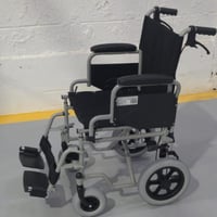 كرسي متحرك خفيف INTCO بكفرات صغيرة تصميم إرغونومي...