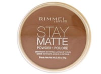 بودرة مضغوطة من Rimmel London ستاي مات للتحكم بالل...