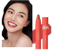 قلم أحمر شفاه من O.M.O مخملي غير لامع بلون أحمر 1....