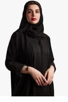 عباية طويلة أنيقة من BE CARE مطرزة مع طرحة مقاس 60