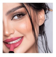 أحمر شفاه مطفي من كالا ميك اب بقوام كريمي مرطب 1 ق...