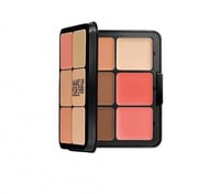 باليت كريم أساس من Make Up For Ever بتركيبة كريمية...