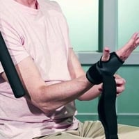 قفاز التأهيل الطبي Li-Fit قماشي/مطاطي أسود مع شريط...