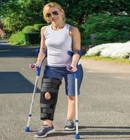 دعامة تثبيت الركبة D029 قابلة للتعديل مع دعم جانبي...