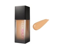 كريم أساس سائل من Huda Beauty مرطب مطفي ماكاتشياتو...