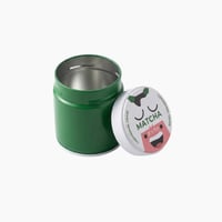 علبة ماتشا فارغة