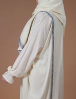 طقم سجادة و ثوب صلاة مطرز