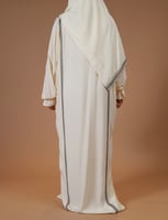 ثوب صلاة مطرز