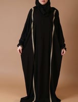 ثوب صلاة أسود مطرز