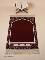 سجادة فاخرة باللون العنابي