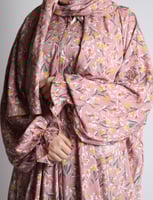 ثوب صلاة ورد