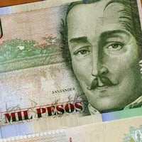 كولومبيا فئة 2000 بيسو أنسر