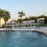 جلسة معدنية فاخرة