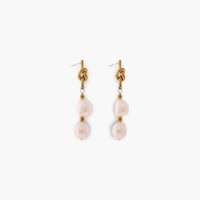 أقراط اللؤلؤ الذهبية