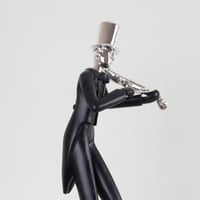 مجسم موسيقي الكمان باللون الاسود