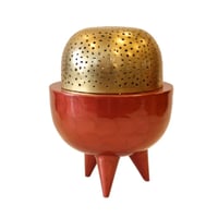 مبخرة كلاسي وسط أحمر