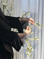 عبايه شتوية مخمل +دانتيل