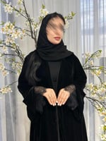 عبايه شتوية مخمل +دانتيل