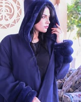 فروة نسائي قماش جوخ بفرو مدرب من الخارج