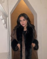 فروة نسائي قماش جلد مبطن بفرو من الداخل وفرو طويل...