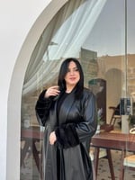 فروة نسائي جلد أسود