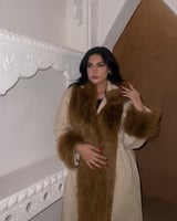 فروة نسائي قماش جلد مبطن بفرو من الداخل وفرو طويل...