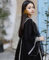 فستان التاسيس اسود بتطريز فضي