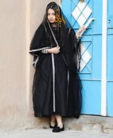 فستان التاسيس اسود بتطريز فضي