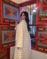 فروه نسائي بفرو ناعم من الخارج