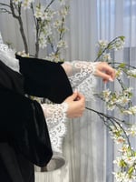 عبايه شتوية مخمل +دانتيل