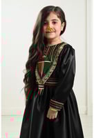 فستان بأكمام طويلة للبنات