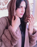 فروة نسائي قماش جوخ بفرو مدرب من الخارج