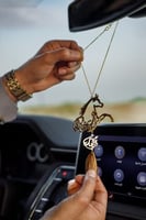 تعليقة خيل مع كسرة العود