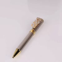 قلم عربي بالاسم ملون