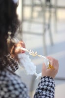 طوق بالاسم للأطفال _ مع ورد ولؤلؤ